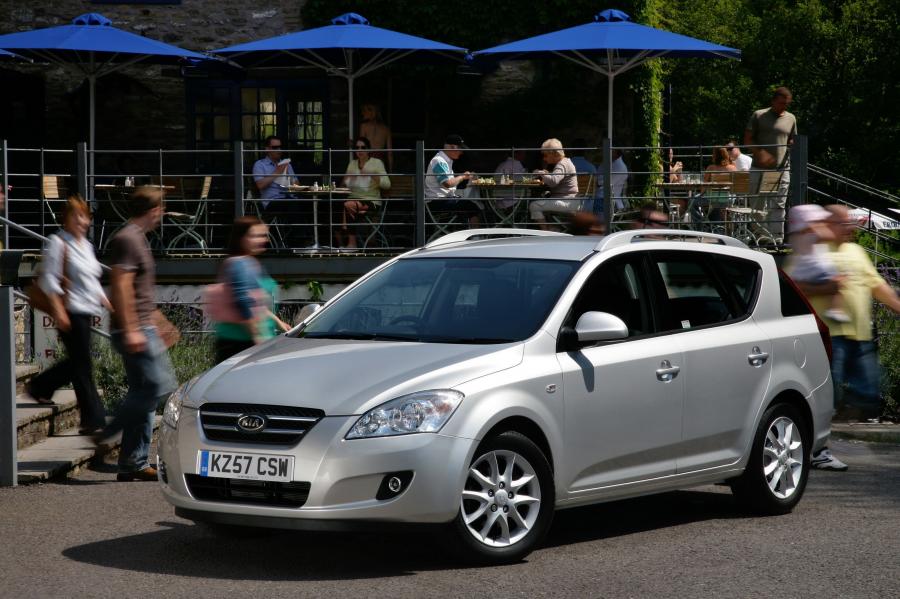  Kia cee&rsquo;d SW 2007 года  (фото 25 из 47)